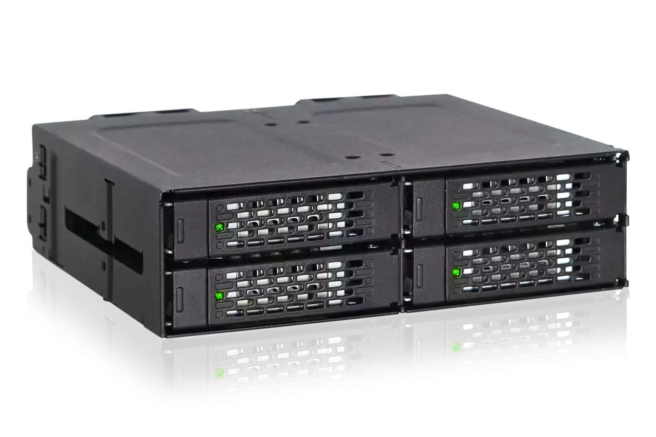 IcyDock ToughArmor MB699VP-B V3 4 Bay 2.5" U.2/U.3 NVMe SSD PCIe 4.0 Mobile Rack Enclosure for External 5.25" Drive Bay (4 x OCuLink SFF-8612 4i)