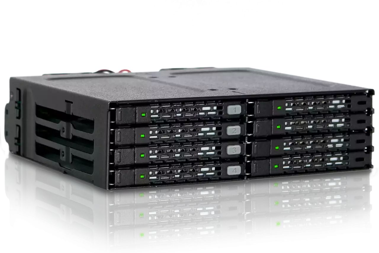 IcyDock ToughArmor MB998IP-B Rugged 8 x 2.5" SAS/SATA HDD/SSD Moblie Rack Enclosure for 5.25" Bay (2 x Mini-SAS HD)