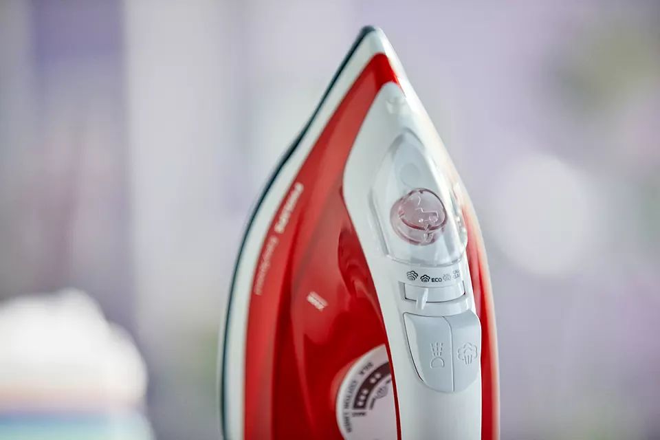 Philips EasySpeed Gőzölős Vasaló Red