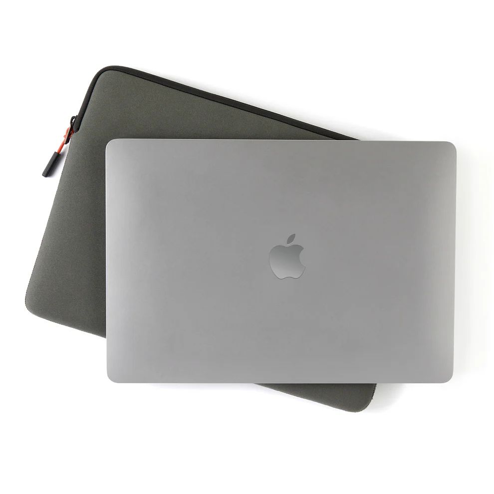 Pipetto Classic Fit Sleeve Macbook 13"/14" Military Green