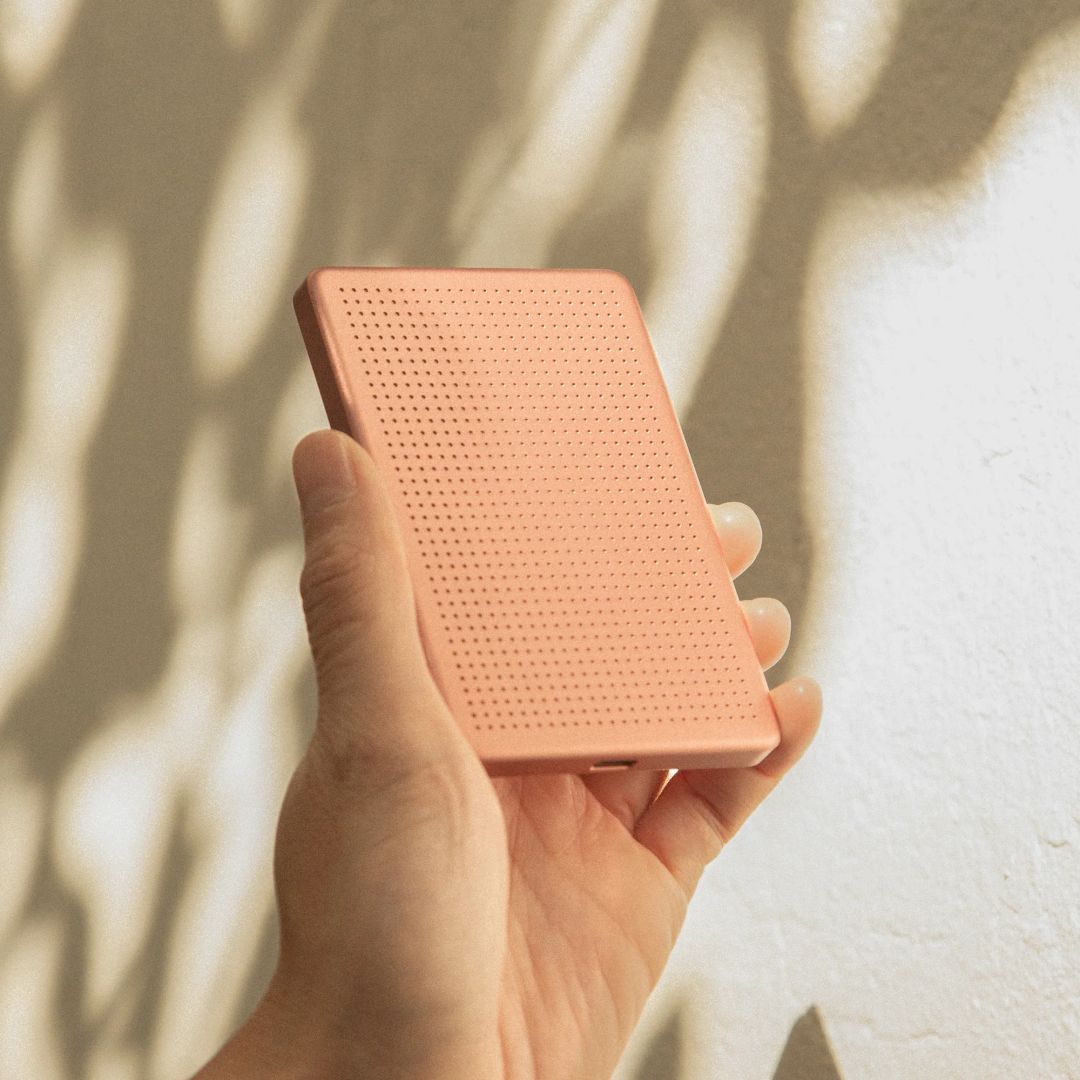 Native Union Active Magnetic 5000mAh Power Bank Apricot