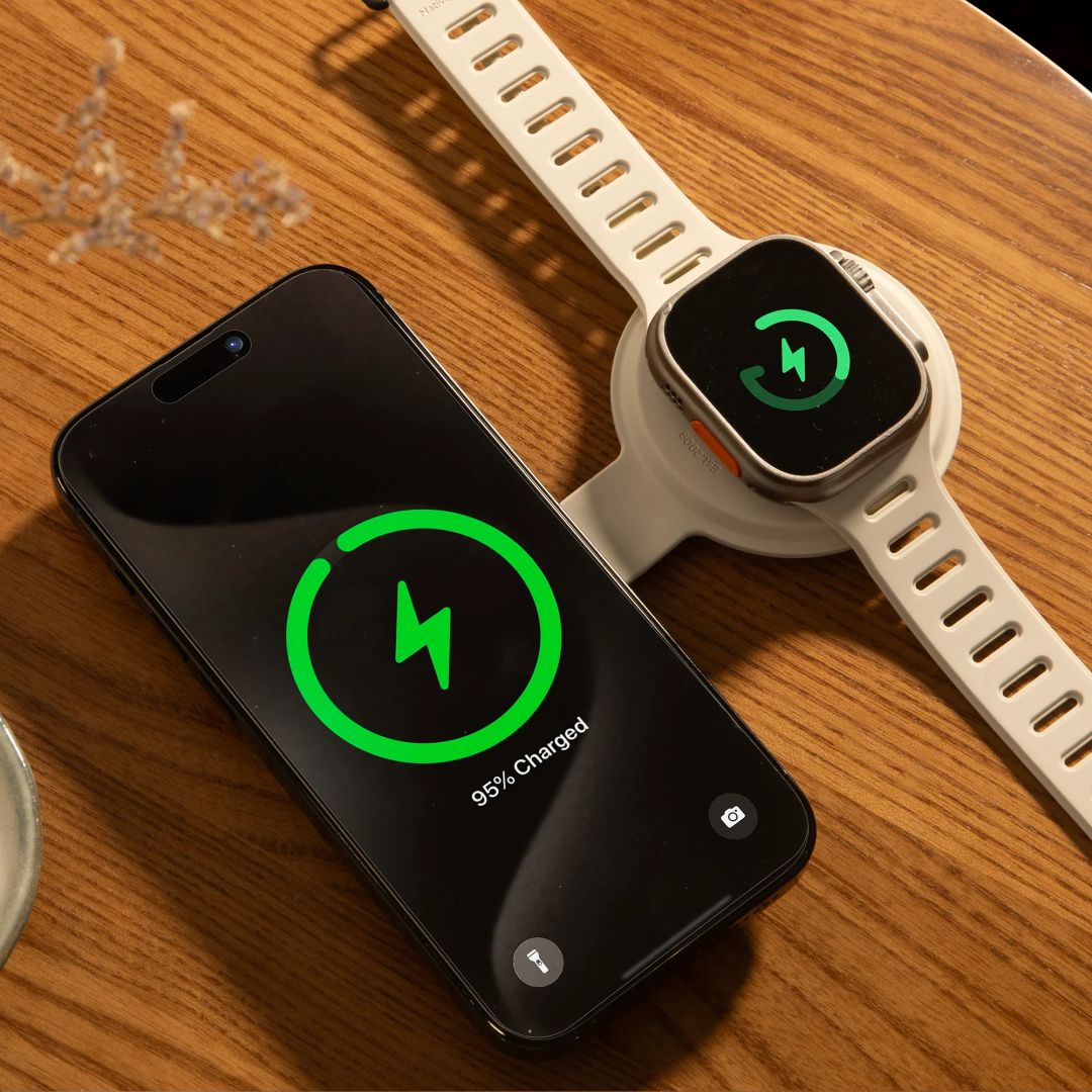 Native Union Voyage 2-in-1 Qi2 wireless charger Sandstone